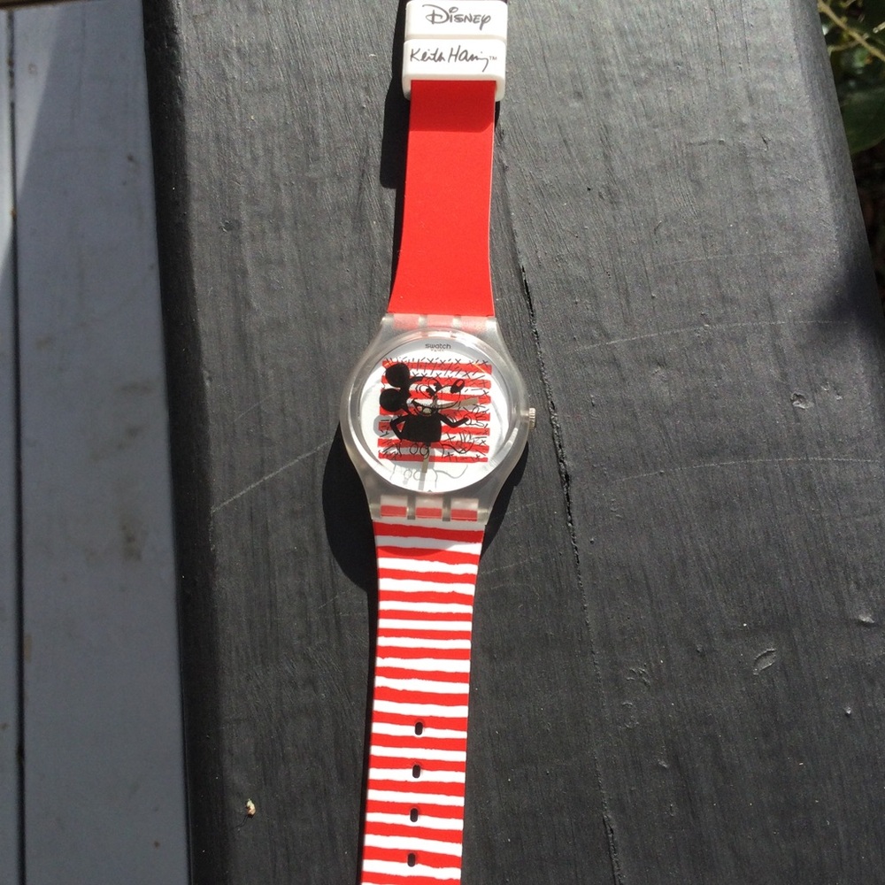 2020 DISNEY KEITH HARINGTON FOUNDATION MICKEY MOUSE FOUNDATION SWATCH WATCH